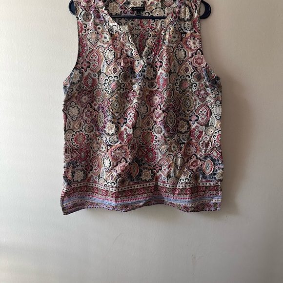 Talbots Shirt Womens L Medallion Border Split-Neck Shell Sleeveless Blouse - Picture 2 of 4